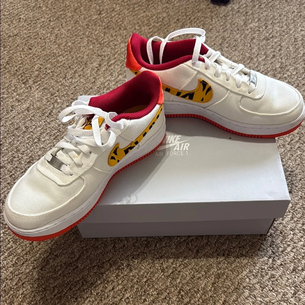 Nike Air Force 1 Shoes - Picture 5 of 6